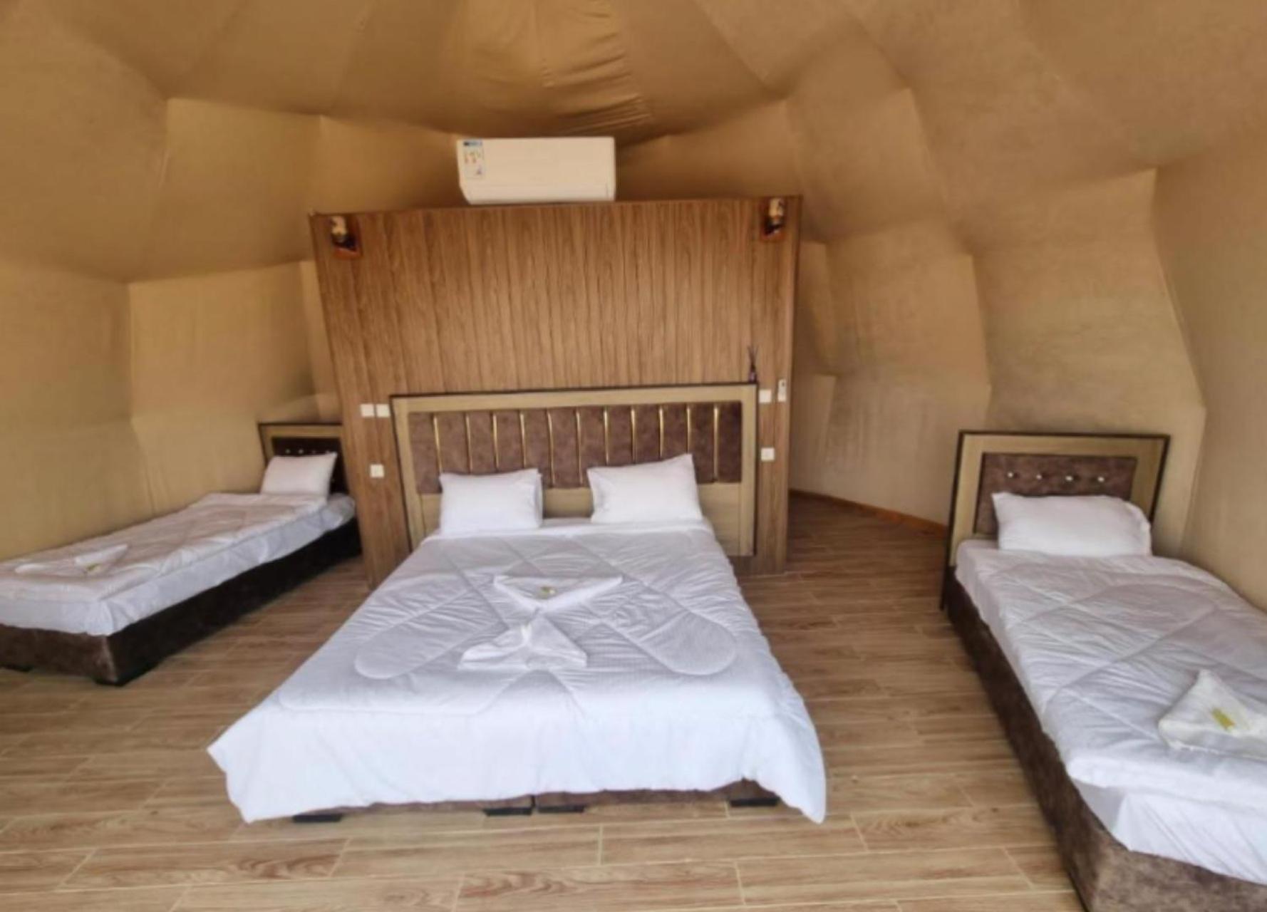 Angelina Wadi Rum Camp Luaran gambar