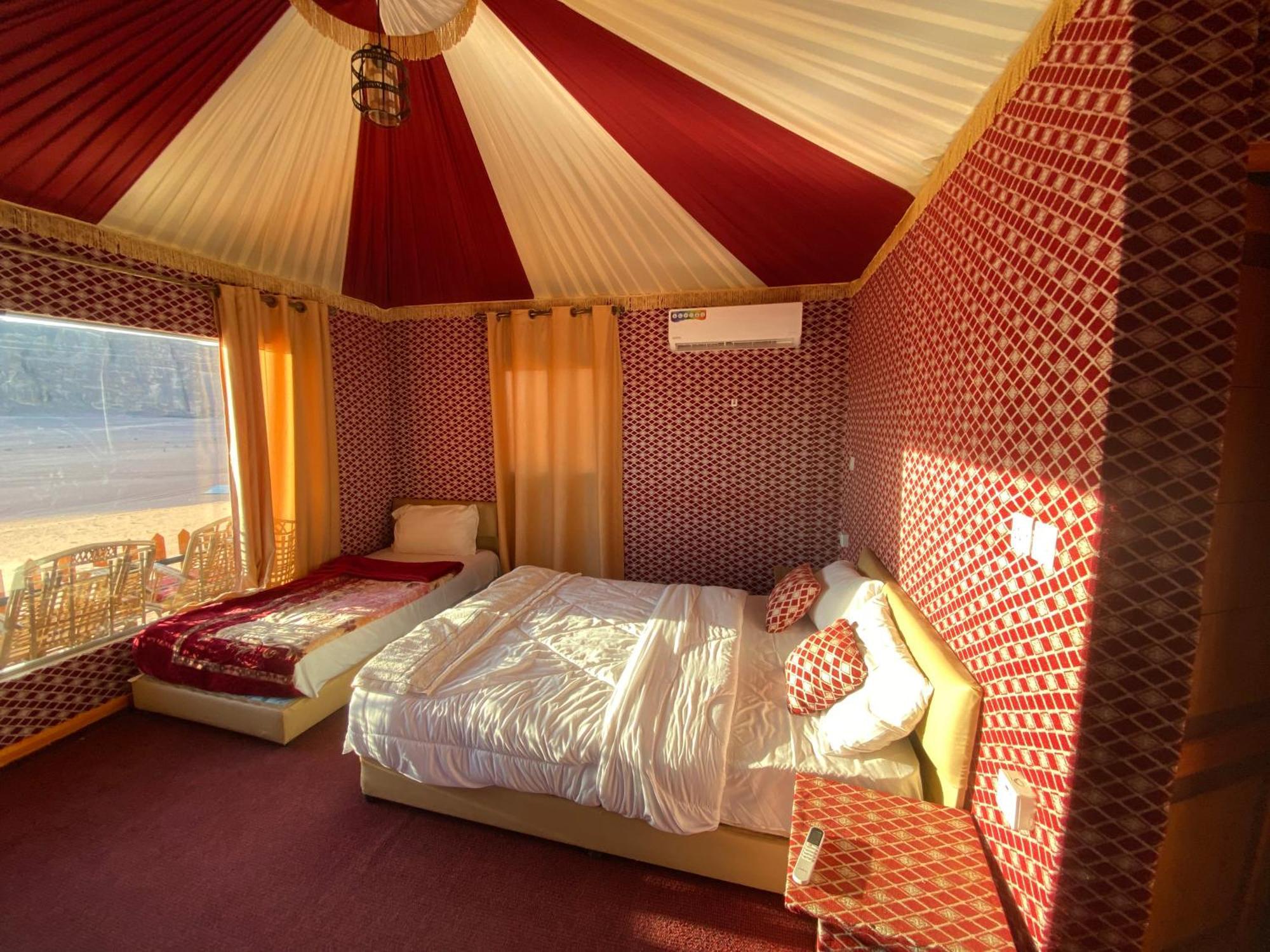 Angelina Wadi Rum Camp Luaran gambar