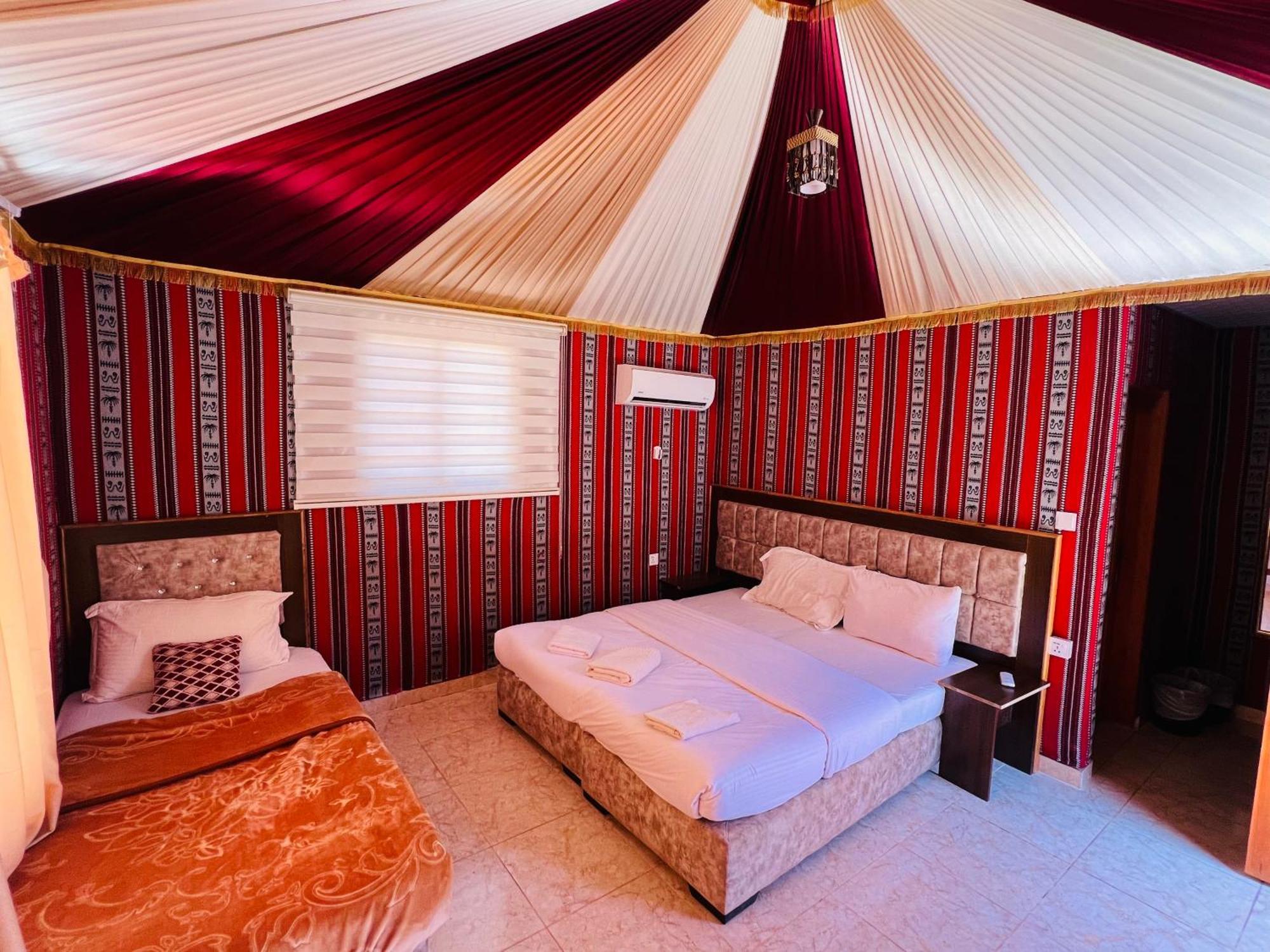 Angelina Wadi Rum Camp Luaran gambar
