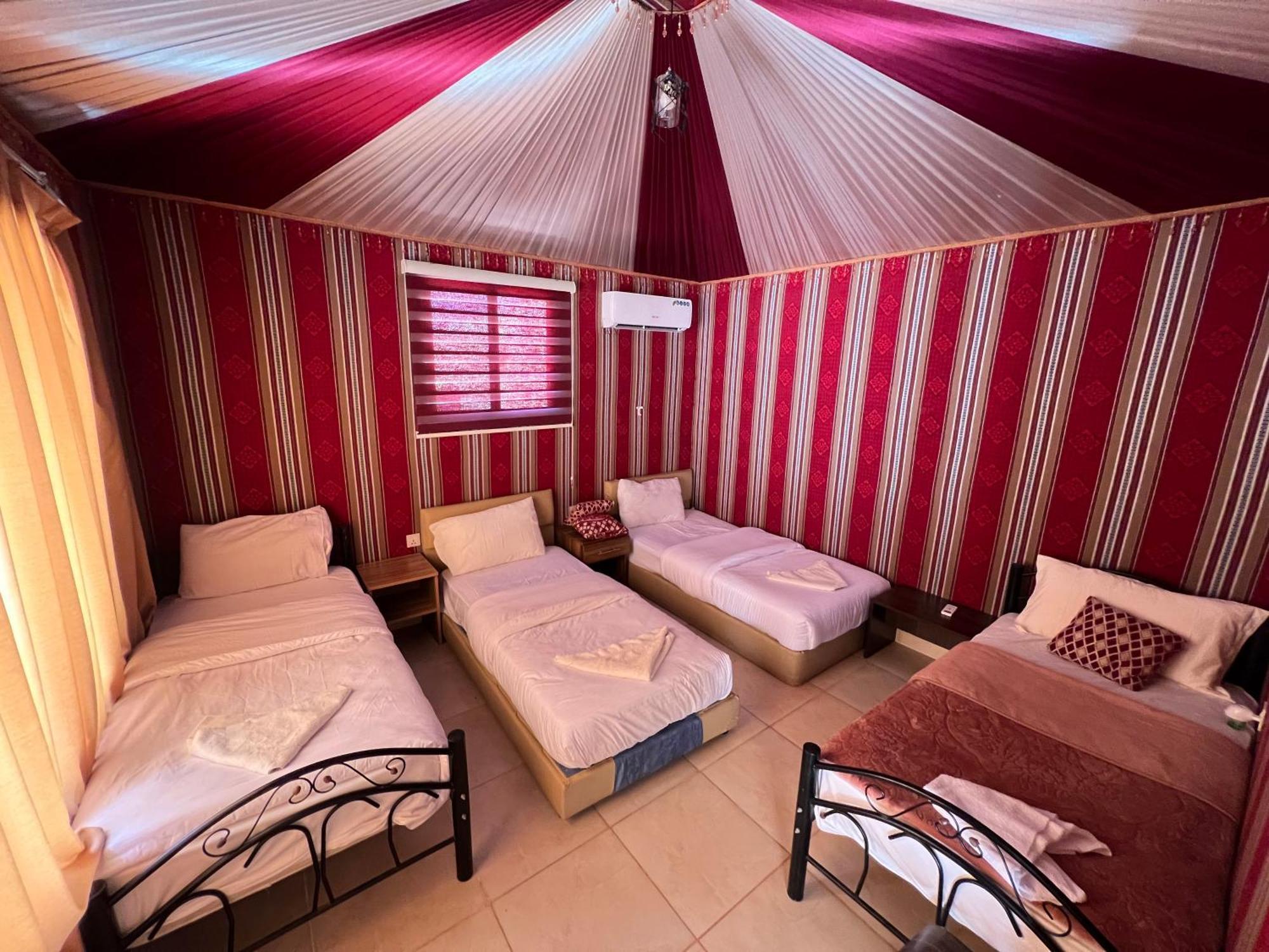 Angelina Wadi Rum Camp Luaran gambar